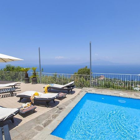 Amore Rentals - Casa Augusta A Sorrento Esterno foto