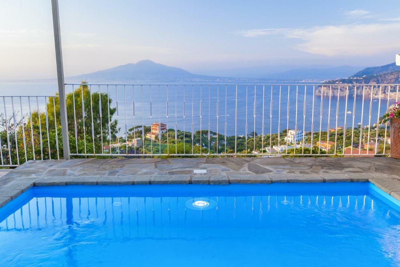 Amore Rentals - Casa Augusta A Sorrento Esterno foto