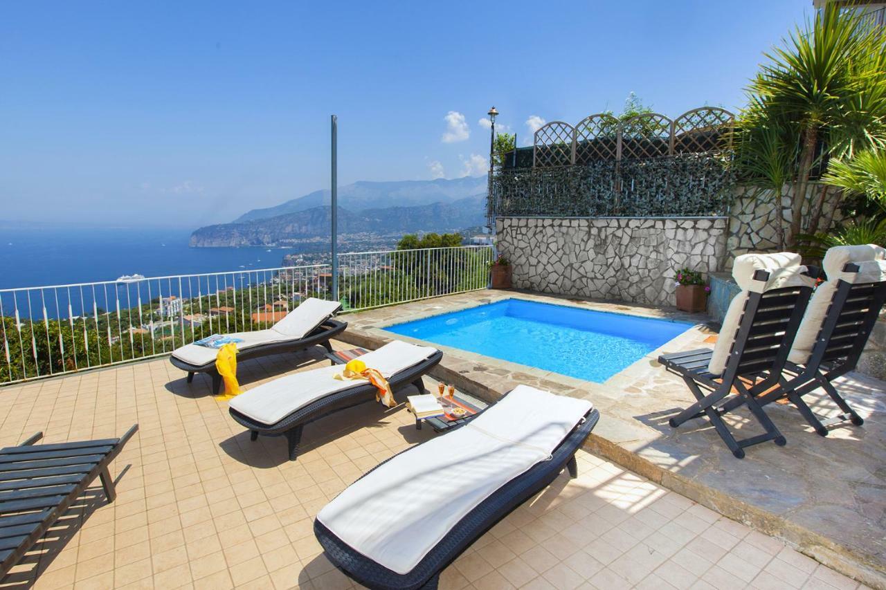 Amore Rentals - Casa Augusta A Sorrento Esterno foto