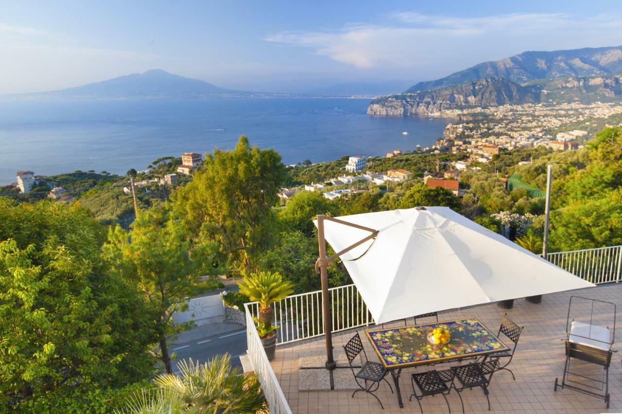 Amore Rentals - Casa Augusta A Sorrento Esterno foto