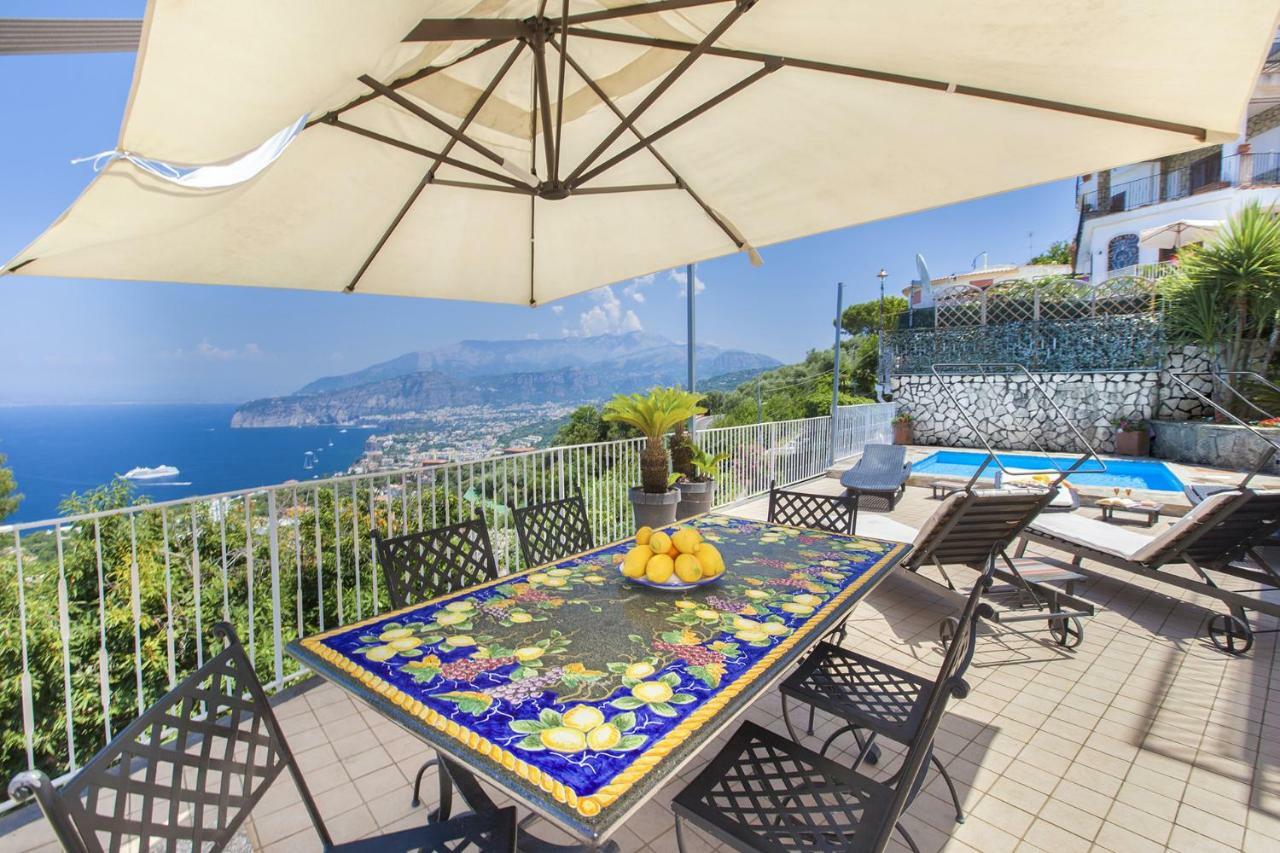 Amore Rentals - Casa Augusta A Sorrento Esterno foto