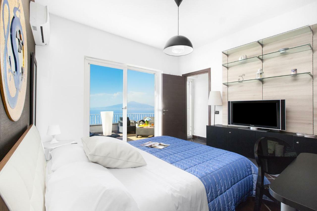 Amore Rentals - Casa Augusta A Sorrento Esterno foto