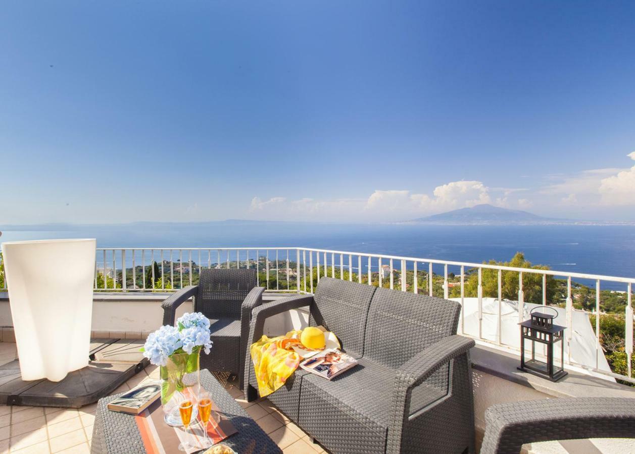 Amore Rentals - Casa Augusta A Sorrento Esterno foto
