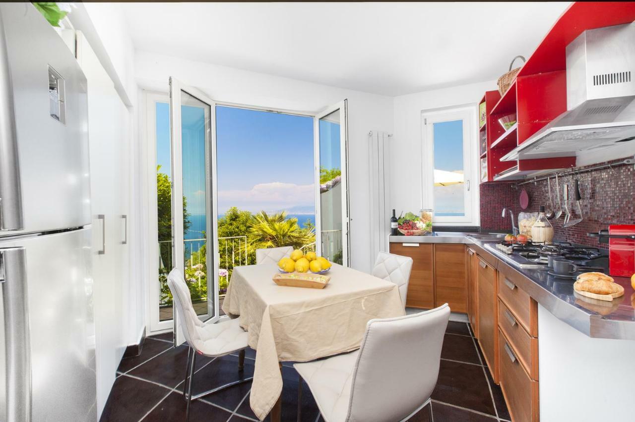 Amore Rentals - Casa Augusta A Sorrento Esterno foto