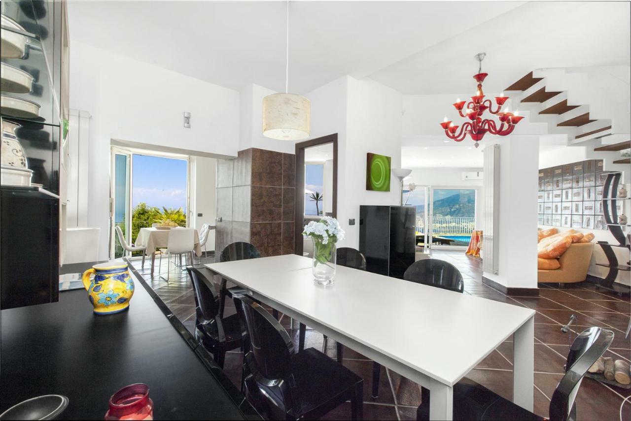 Amore Rentals - Casa Augusta A Sorrento Esterno foto